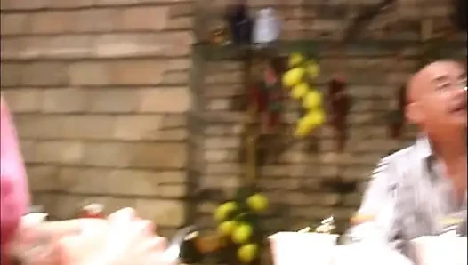 Verrückte wilde orgie im nachtclub