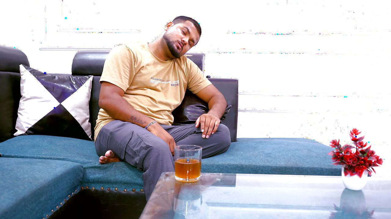 Sarabi pati ne apne wife ko drink karke choda