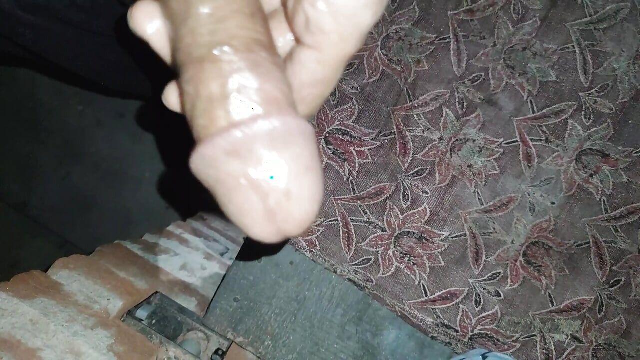Aaj apne land se pani nikala bhot sara