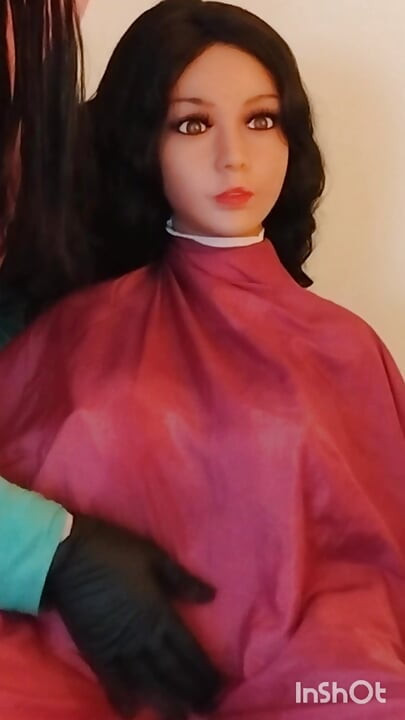Lindsey haircutting cape modeling session busty sex doll