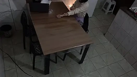Задницу секретаршу трахают в зале совещаний.