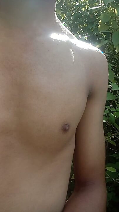 Bhabhi ne apne devar ko apne room mein bulaya sex ke liye jab unke pati ghar par nahin the bhabhi ne apne devar ke sath