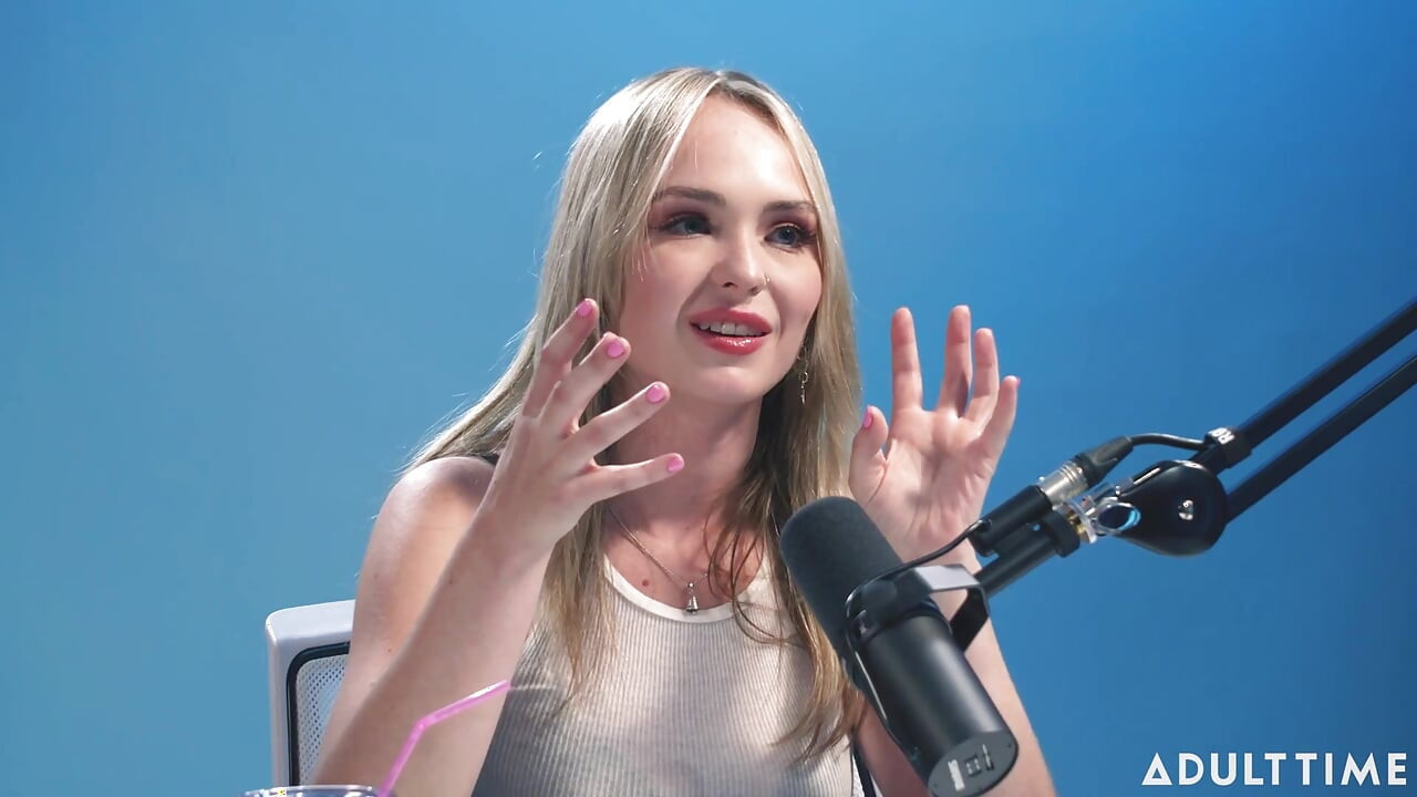 Lilly Bell Eksibisme, Sexting, & Pemberdayaan | Podcast Khusus Orang Dewasa