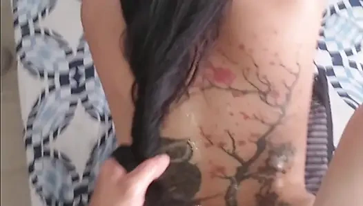 Büyük götlü kız götümü sik diyor