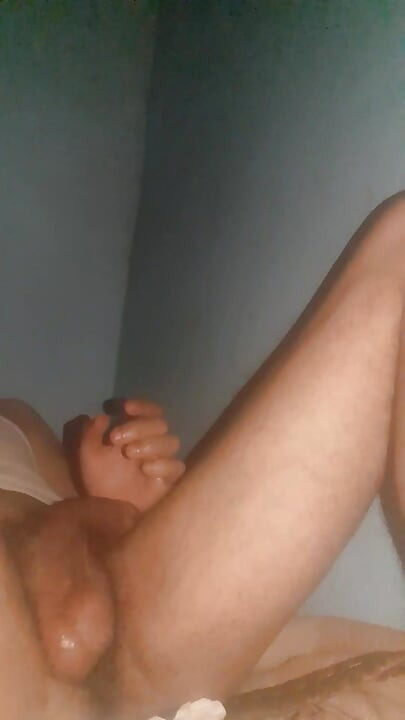 Depois de me masturbar cinco vezes, meu pau não consegue ficar ereto.