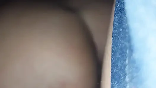 Ich bin nett, aber sag es niemandem! Ich habe meinen KOLLEGEN gefickt und er wäre fast aus Versehen in meine Muschi gekommen.