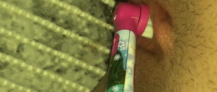 18 year old masturbates with electrical toothbrush