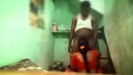 Tamil aunty cheating on uncle in bathroom