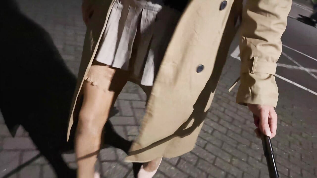 A wild and sudden cumshot in nylon tights