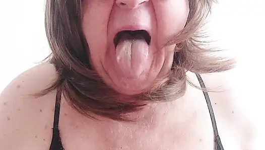 Dildo emiyor