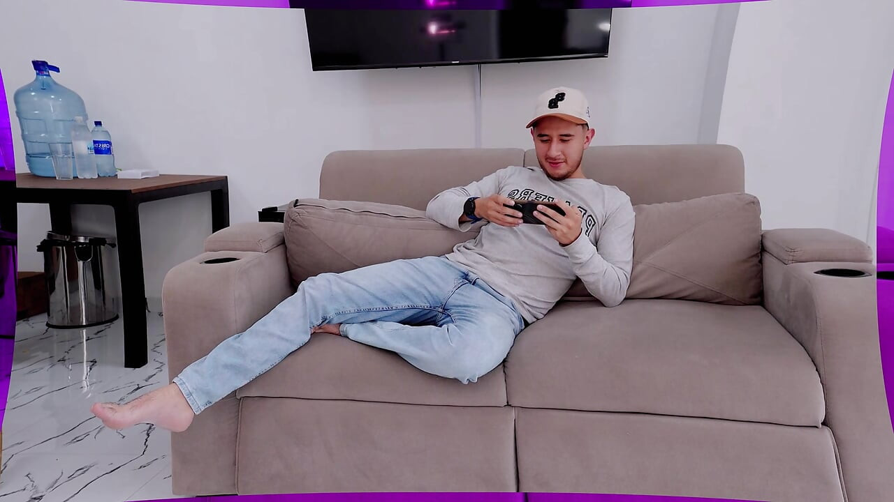 I FULFILL MY FANTASY OF FUCKING MY STEPSISTER AND GIVING HER PUSSY MY MILK
