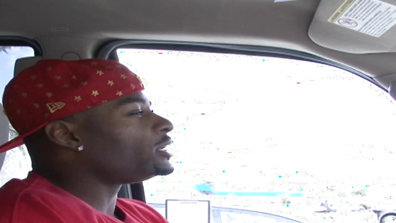 Wspaniała milf zostaje wyruchana przez wielkiego czarnego kutasa kolesi