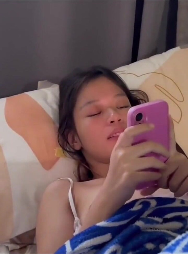 Real Filipina 18yo Masturbating Hairy Pussy Caught by Stepbro