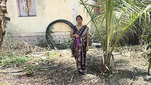 The tender garden was looking up at the coconut tree with the saree up and then the owner took it home and fucked the table.