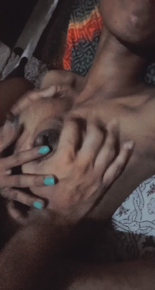 Desi tina bhabi ka aaj apne bf ka chus chus ke bahut maza Liya