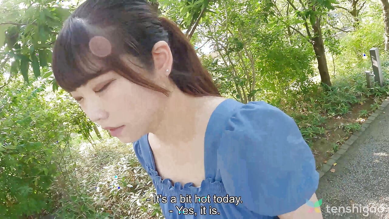 Asami Wakana, femme au foyer japonaise, vient nous pour se déshabiller et baiser