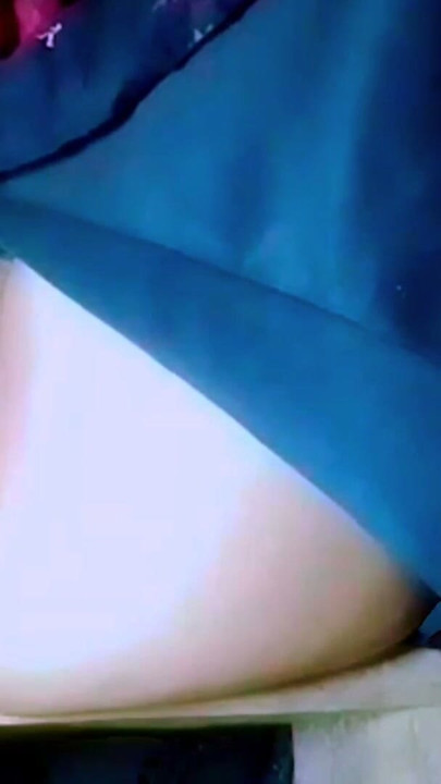Sister-in-law tried hard but could not find the penis.  Then why quench your pussy's lust with radish? Beautiful hot pussy.  Aft | Clip 1