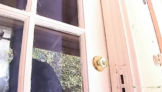 Дикую телочку говорят пососать и скакать на жестком стволе