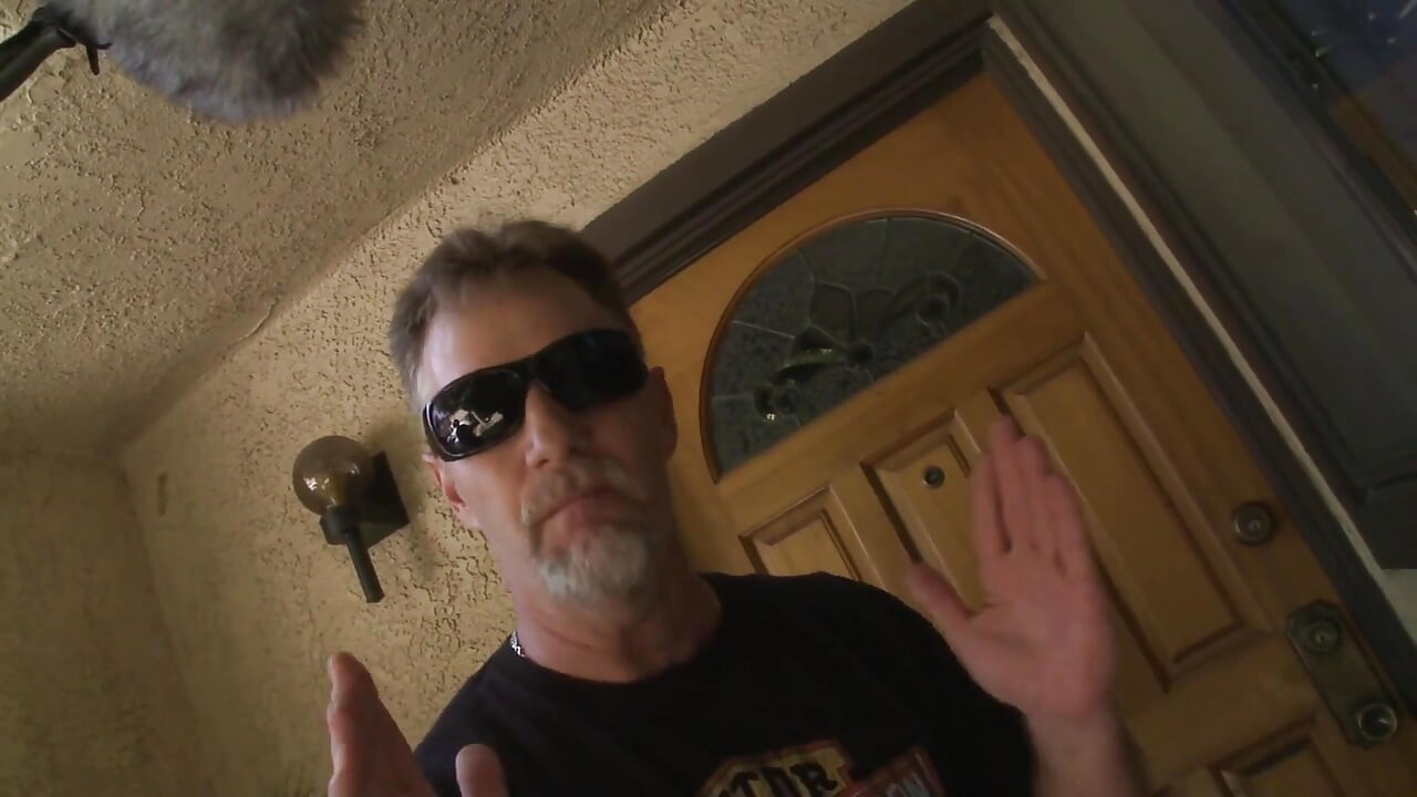 Nešťastná podvádějící manželka dostává pusu a vidí obrovského ptáka šťasťaté kluky