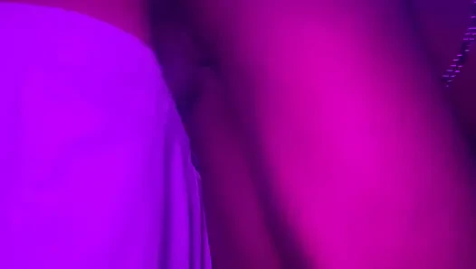 Heiße zierliche ebenholz teen sahnige muschi von bbc schwanz geschwärzt konnte nicht widerstehen, kitzler zu ficken, als sie aus der dusche kam, pOV