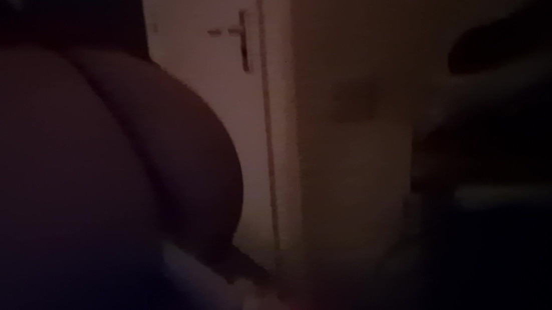 Kurvasta sissy pička