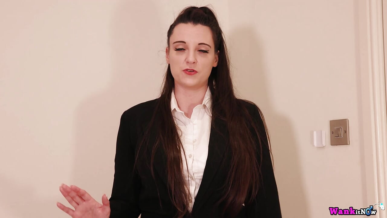 Cunning Babe Makes Your Visit Enjoyable And Pleasurable