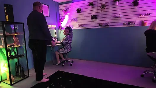 Сквиртую на сисси раба