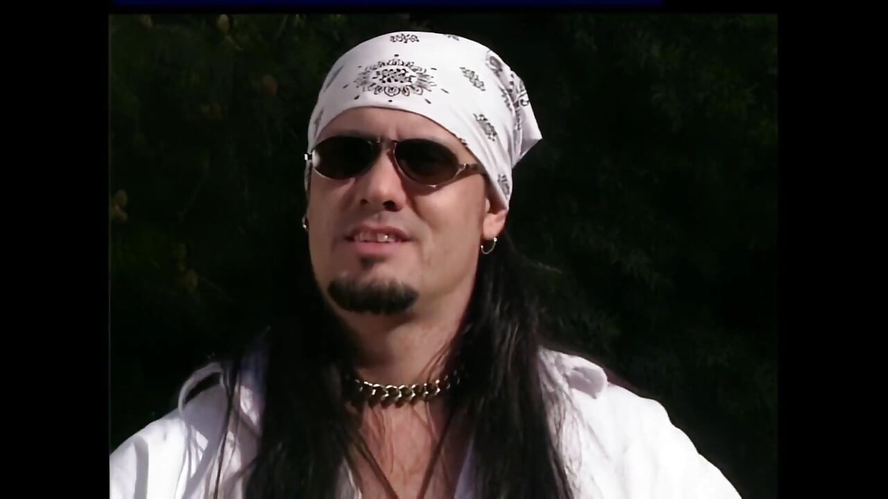 Λατρεύει τον τεράστιο πούτσο μέσα