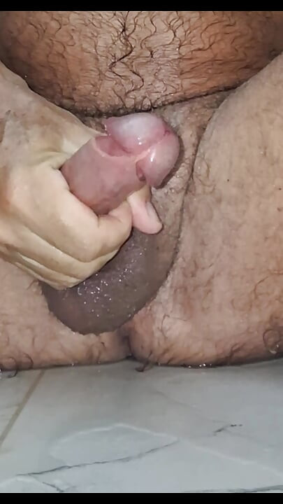 Hot Wolf takes shower