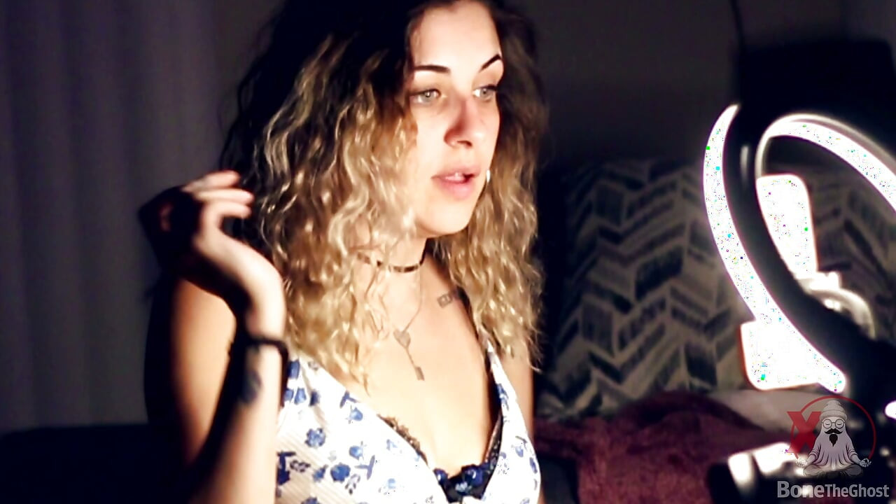 Milf libanesa madura faz uma chupeta sensual e engole o meu esperma.