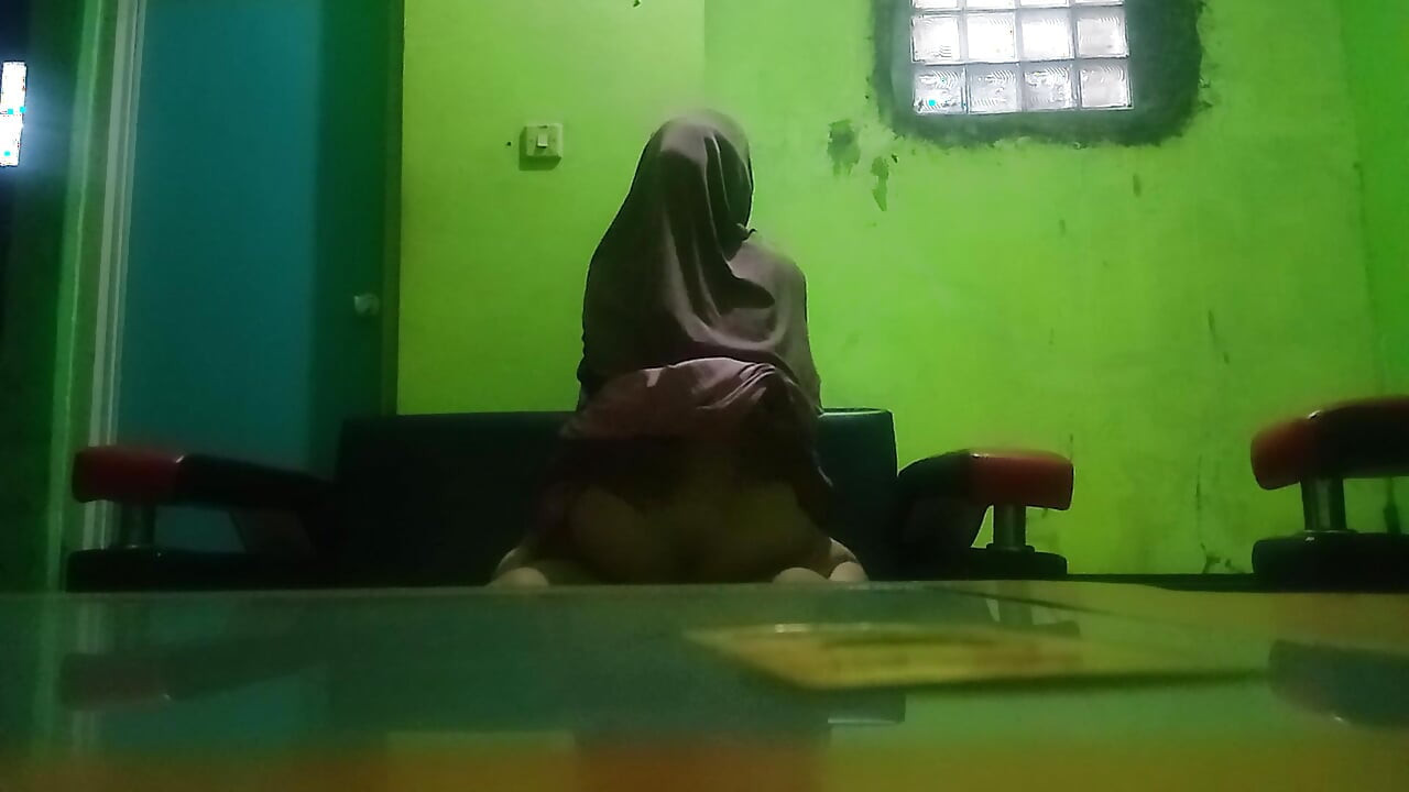 मेरे सौतेले चचेरे भाई की चूत बहुत स्वादिष्ट है।