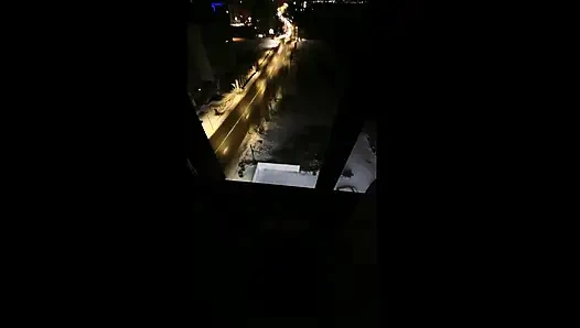 Ngentot dan nyepong kontol di depan jendela hotel