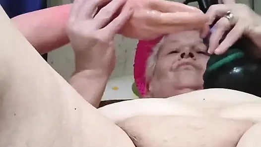 Hartes verdammtes fisting, nasses, schlampiges chaos, wenn sie sich ausgezogen ist