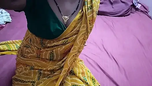Tante bapak kos menggoda cowok kampus untuk memuaskan hasratnya