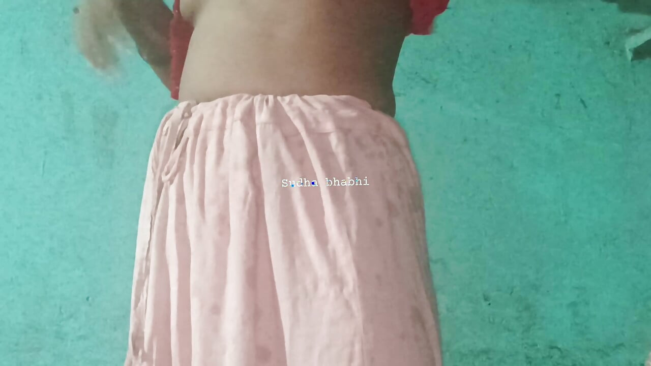 Sudha bhabhi ne saree wearing sudha bhabhi ne saare undressed kar rakh de.