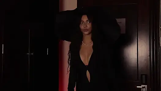 Annemin Seksi Evli Arkadaşı Bekaretimi Aldı Ve Boşalmamı Istedi