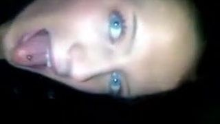 Brunete babe sucks and swallow in car