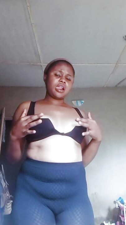 Fille de village nigérian qui se fait squirter sur la vidéo en direct