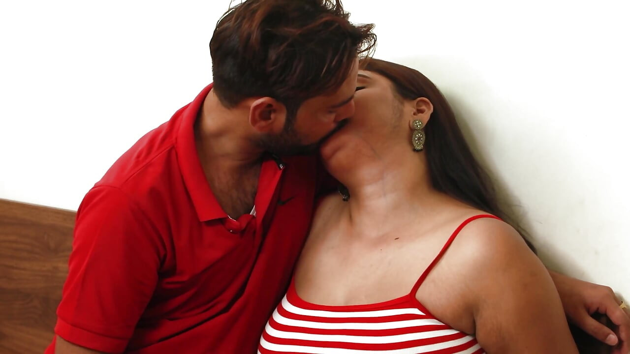Delievery Boy Fucks Indian Bhabhi and Make His Money Back Hindi Audio