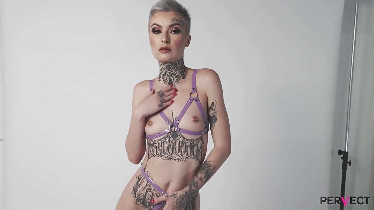 Tabitha Poison Fucks All of Her Holes with a Huge Transparent Dildo!