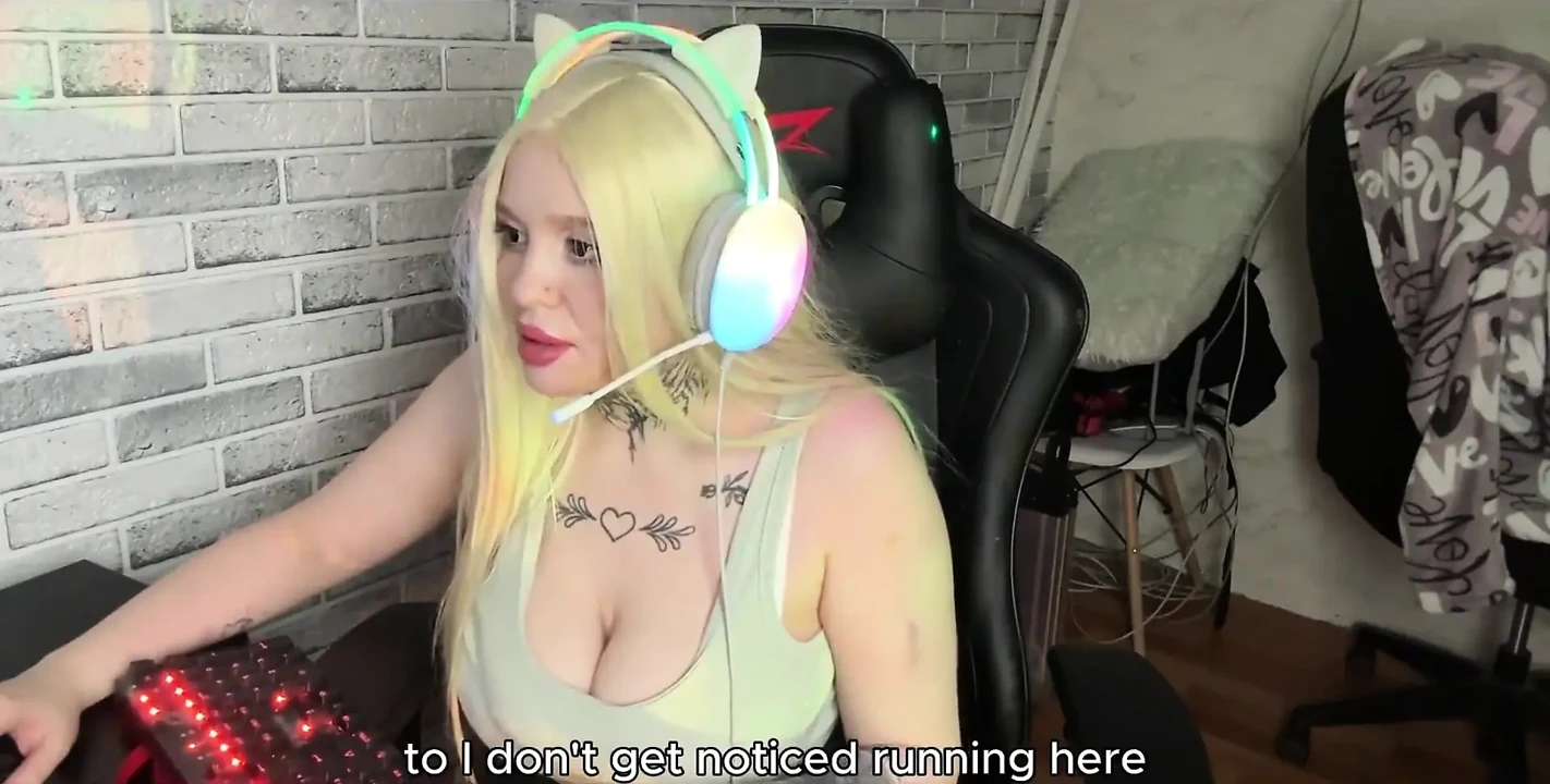 A Real Twich Streamer Got Fucked on Live Stream