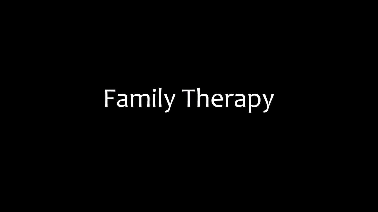 Chị kế Latinh bắt gặp tôi trên cô ấy - Lilly Hall - Liệu pháp gia đình - alex adams