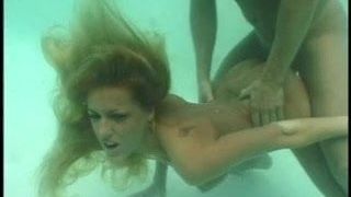 Sex Underwater - Robyn