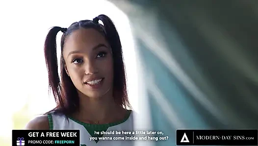 MODERN-DAY SINS - perverser mann analisierte diese süße Cheerleaderin alexis Tae