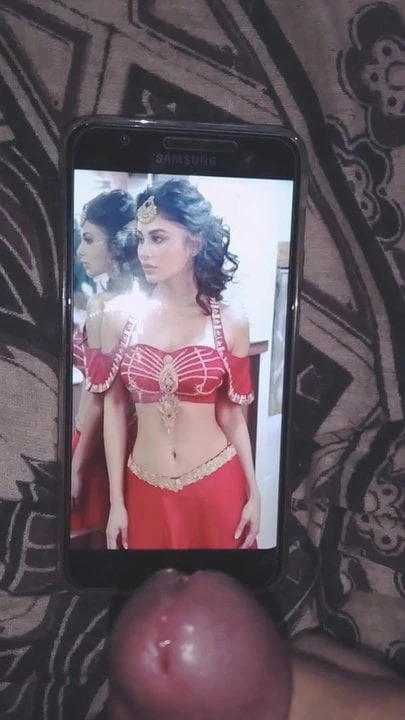 Mouni Roy cum tribut