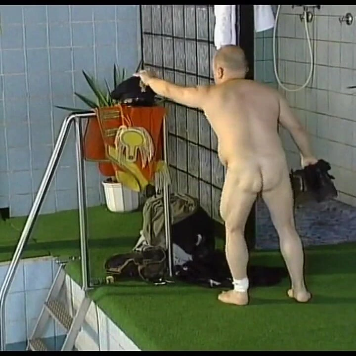 饥渴的金发熟女和坚硬大鸡巴做爱