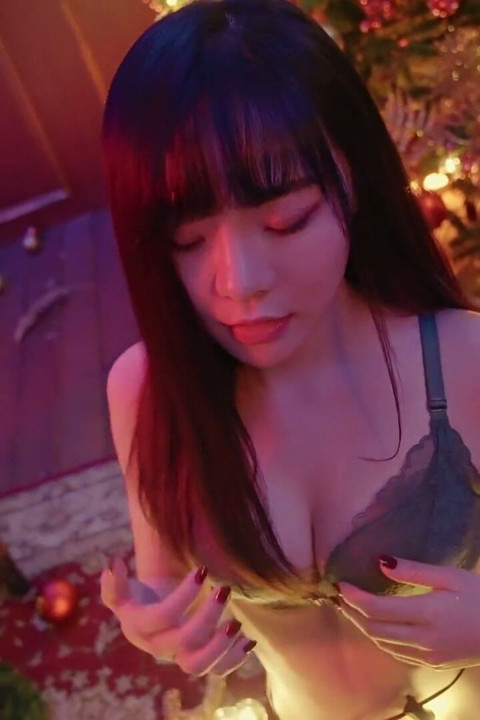 섹시한 아시아 소녀 솔로 쇼