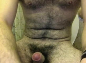 HAIRY ITALIAN UNCUT DUDE JACKS OFF