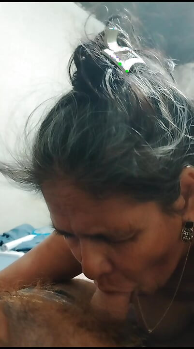 Abuela nudista y mamadora