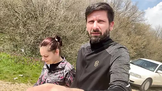 MILF anal im wald - riskanter outdoor-creampie mit geiler reifer schlampe